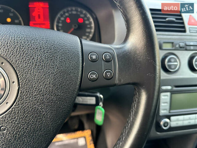 Сірий Фольксваген Туран, об'ємом двигуна 1.6 л та пробігом 196 тис. км за 8199 $, фото 52 на Automoto.ua