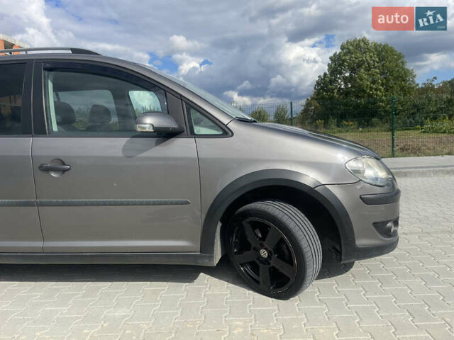 Сірий Фольксваген Туран, об'ємом двигуна 1.9 л та пробігом 307 тис. км за 8000 $, фото 11 на Automoto.ua