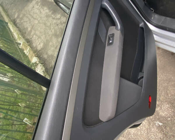 Серый Фольксваген Туран, объемом двигателя 1.98 л и пробегом 303 тыс. км за 7800 $, фото 11 на Automoto.ua