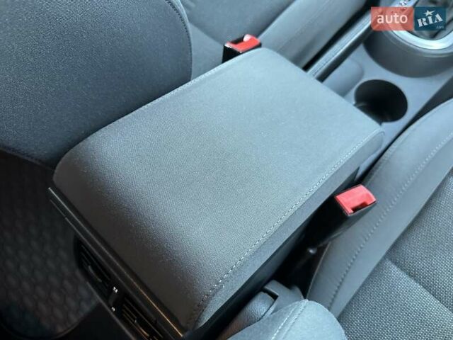 Серый Фольксваген Туран, объемом двигателя 1.4 л и пробегом 142 тыс. км за 8650 $, фото 76 на Automoto.ua