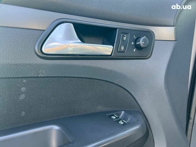 Серый Фольксваген Туран, объемом двигателя 1.6 л и пробегом 254 тыс. км за 7590 $, фото 15 на Automoto.ua