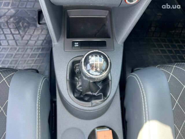 Серый Фольксваген Туран, объемом двигателя 1.6 л и пробегом 254 тыс. км за 7590 $, фото 25 на Automoto.ua