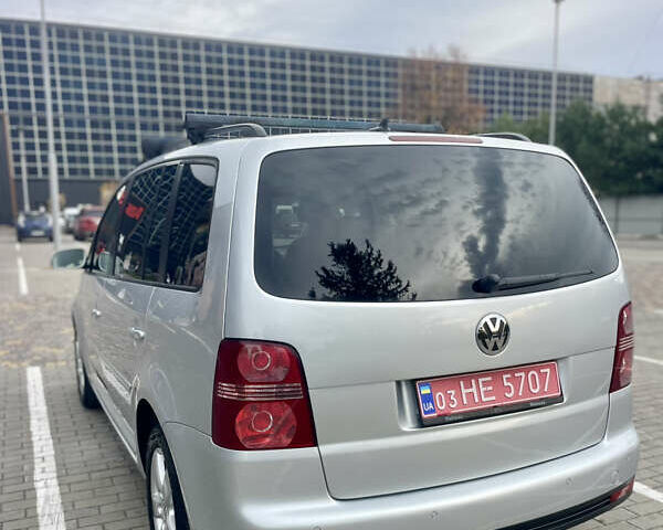 Серый Фольксваген Туран, объемом двигателя 1.6 л и пробегом 220 тыс. км за 8600 $, фото 8 на Automoto.ua
