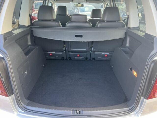 Сірий Фольксваген Туран, об'ємом двигуна 1.4 л та пробігом 220 тис. км за 8850 $, фото 17 на Automoto.ua