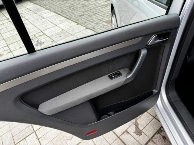 Серый Фольксваген Туран, объемом двигателя 1.4 л и пробегом 149 тыс. км за 7300 $, фото 10 на Automoto.ua