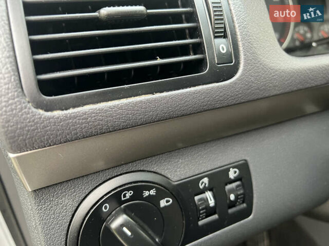 Сірий Фольксваген Туран, об'ємом двигуна 1.4 л та пробігом 193 тис. км за 6500 $, фото 48 на Automoto.ua