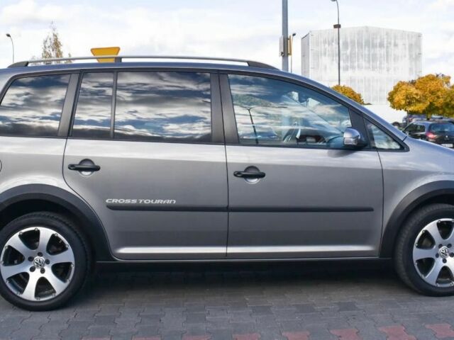 Сірий Фольксваген Туран, об'ємом двигуна 2 л та пробігом 264 тис. км за 5000 $, фото 6 на Automoto.ua