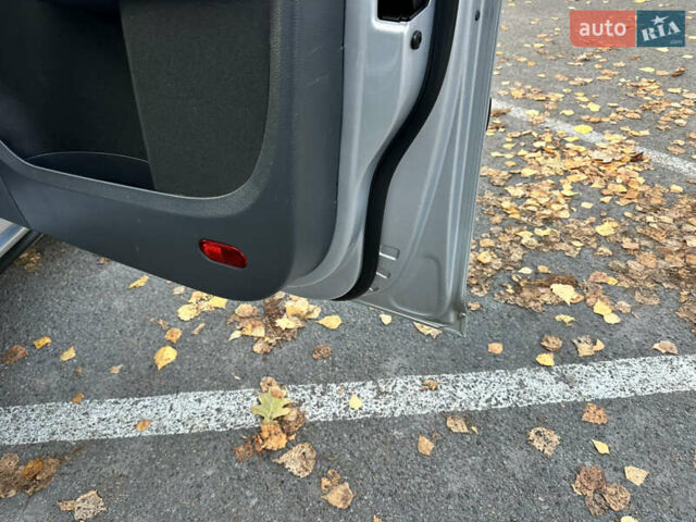 Сірий Фольксваген Туран, об'ємом двигуна 1.6 л та пробігом 196 тис. км за 8199 $, фото 69 на Automoto.ua