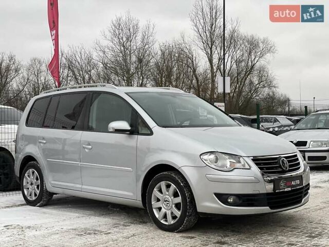 Серый Фольксваген Туран, объемом двигателя 1.4 л и пробегом 207 тыс. км за 8299 $, фото 4 на Automoto.ua