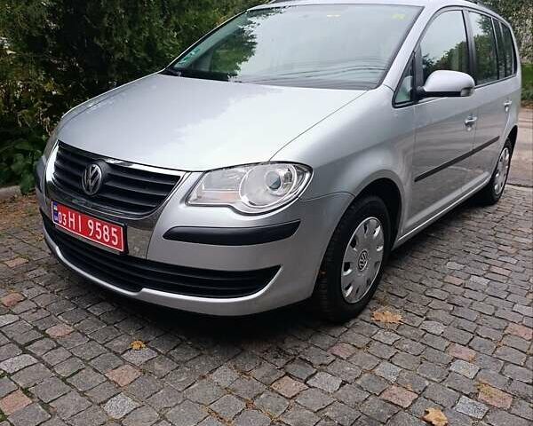 Сірий Фольксваген Туран, об'ємом двигуна 1.6 л та пробігом 216 тис. км за 7700 $, фото 5 на Automoto.ua