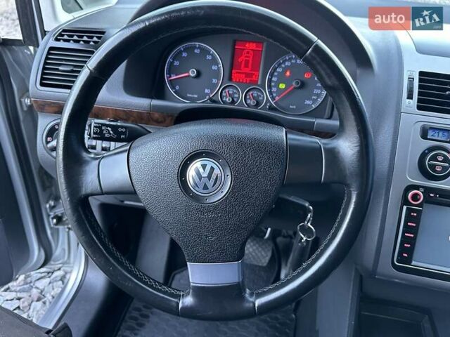 Серый Фольксваген Туран, объемом двигателя 1.4 л и пробегом 142 тыс. км за 8650 $, фото 49 на Automoto.ua