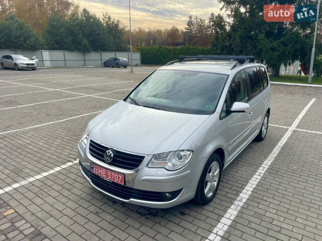Серый Фольксваген Туран, объемом двигателя 1.6 л и пробегом 220 тыс. км за 8600 $, фото 12 на Automoto.ua