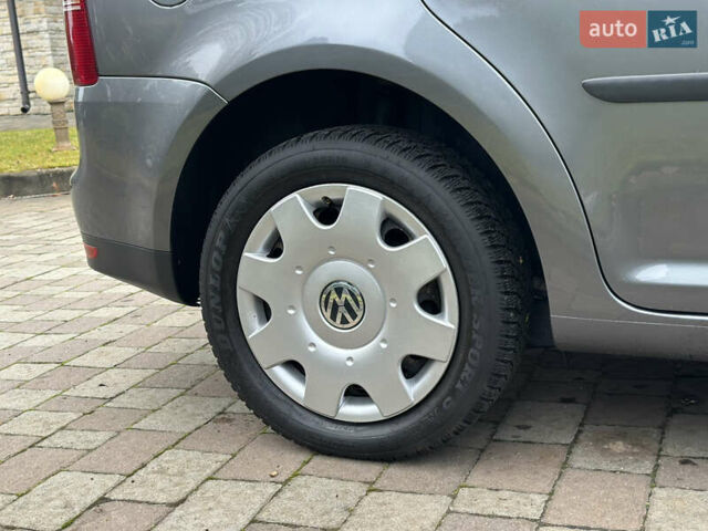 Серый Фольксваген Туран, объемом двигателя 1.6 л и пробегом 210 тыс. км за 7350 $, фото 21 на Automoto.ua