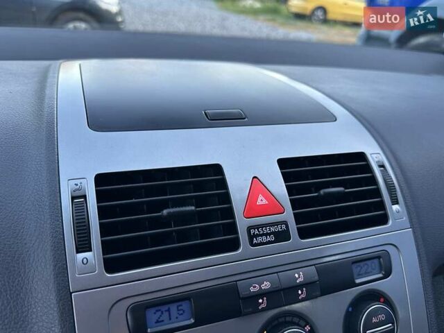 Серый Фольксваген Туран, объемом двигателя 1.4 л и пробегом 142 тыс. км за 8650 $, фото 52 на Automoto.ua