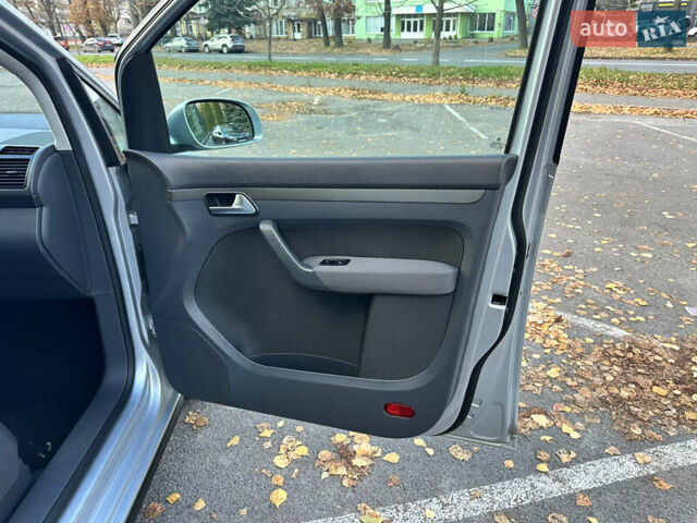 Сірий Фольксваген Туран, об'ємом двигуна 1.6 л та пробігом 196 тис. км за 8199 $, фото 68 на Automoto.ua