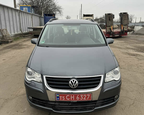 Сірий Фольксваген Туран, об'ємом двигуна 1.4 л та пробігом 185 тис. км за 7500 $, фото 1 на Automoto.ua