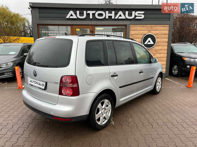 Серый Фольксваген Туран, объемом двигателя 1.9 л и пробегом 235 тыс. км за 7999 $, фото 5 на Automoto.ua