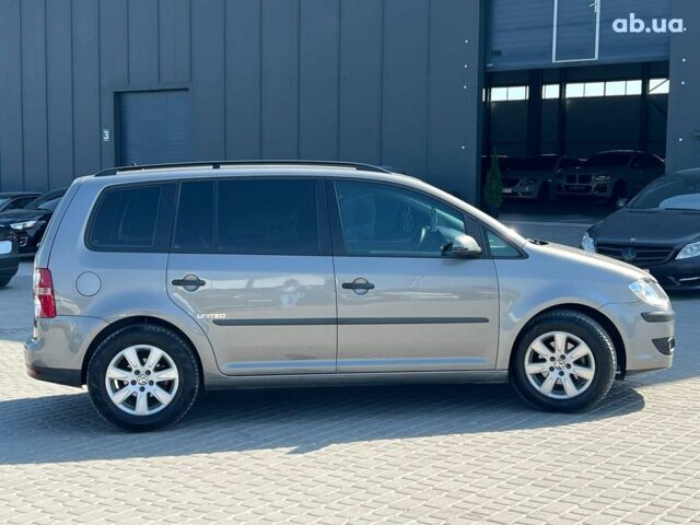 Серый Фольксваген Туран, объемом двигателя 1.6 л и пробегом 254 тыс. км за 7590 $, фото 9 на Automoto.ua