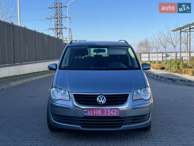 Серый Фольксваген Туран, объемом двигателя 1.4 л и пробегом 188 тыс. км за 6000 $, фото 2 на Automoto.ua