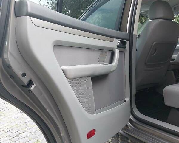 Сірий Фольксваген Туран, об'ємом двигуна 1.4 л та пробігом 232 тис. км за 7000 $, фото 35 на Automoto.ua