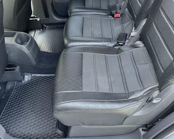 Серый Фольксваген Туран, объемом двигателя 1.98 л и пробегом 230 тыс. км за 6500 $, фото 11 на Automoto.ua