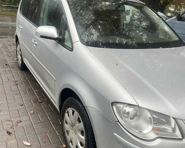 Сірий Фольксваген Туран, об'ємом двигуна 1.4 л та пробігом 179 тис. км за 5956 $, фото 22 на Automoto.ua