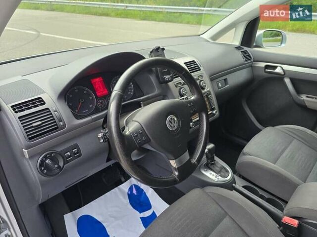 Серый Фольксваген Туран, объемом двигателя 2 л и пробегом 237 тыс. км за 9699 $, фото 18 на Automoto.ua