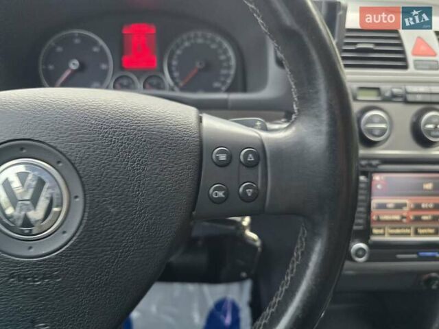 Серый Фольксваген Туран, объемом двигателя 2 л и пробегом 237 тыс. км за 9699 $, фото 47 на Automoto.ua
