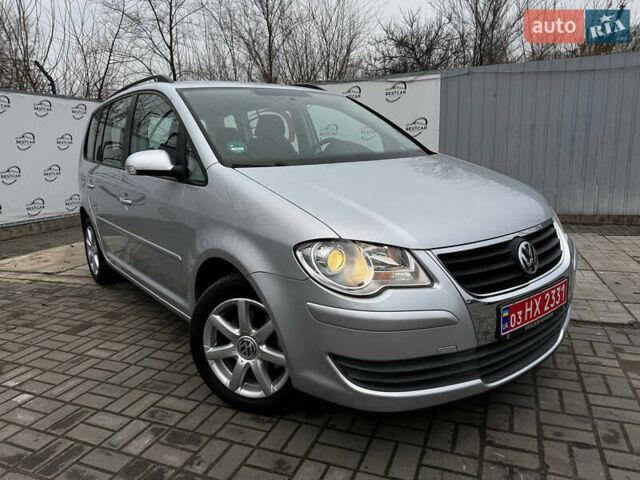 Серый Фольксваген Туран, объемом двигателя 1.4 л и пробегом 149 тыс. км за 7300 $, фото 1 на Automoto.ua