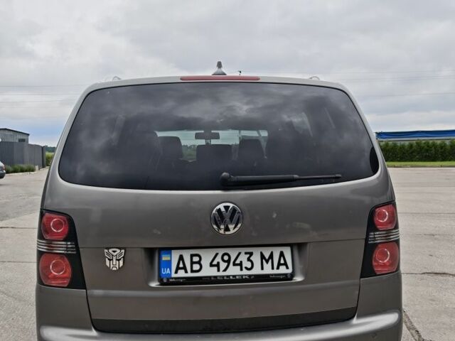 Серый Фольксваген Туран, объемом двигателя 2 л и пробегом 327 тыс. км за 4500 $, фото 3 на Automoto.ua