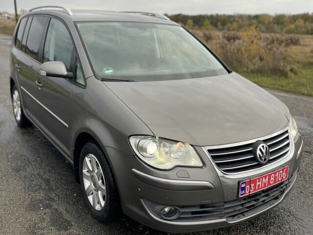 Серый Фольксваген Туран, объемом двигателя 1.4 л и пробегом 205 тыс. км за 6900 $, фото 3 на Automoto.ua