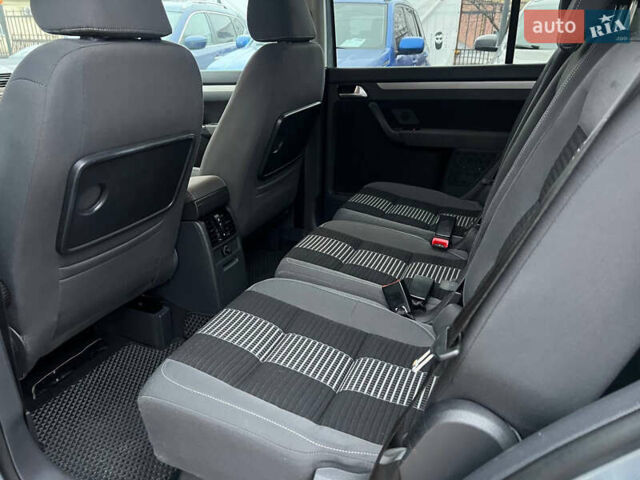 Серый Фольксваген Туран, объемом двигателя 1.4 л и пробегом 189 тыс. км за 7700 $, фото 16 на Automoto.ua