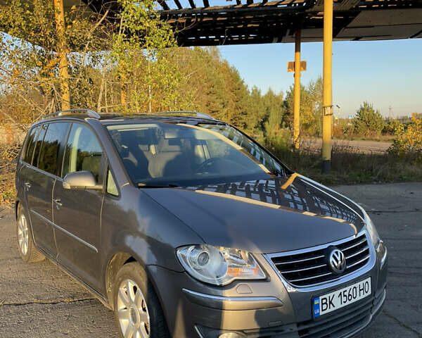 Серый Фольксваген Туран, объемом двигателя 1.39 л и пробегом 196 тыс. км за 7700 $, фото 30 на Automoto.ua