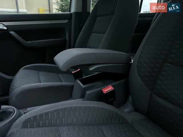 Серый Фольксваген Туран, объемом двигателя 1.6 л и пробегом 211 тыс. км за 7450 $, фото 24 на Automoto.ua