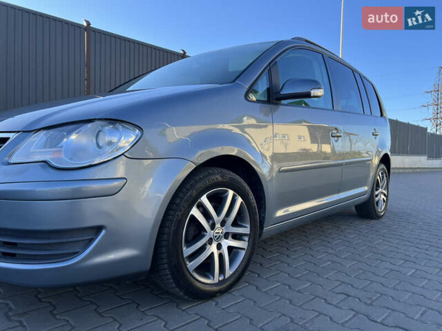 Серый Фольксваген Туран, объемом двигателя 1.4 л и пробегом 188 тыс. км за 6000 $, фото 20 на Automoto.ua