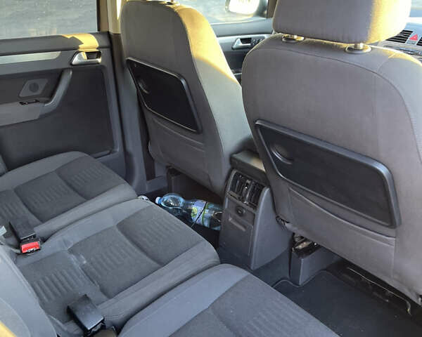 Серый Фольксваген Туран, объемом двигателя 1.39 л и пробегом 196 тыс. км за 7700 $, фото 16 на Automoto.ua