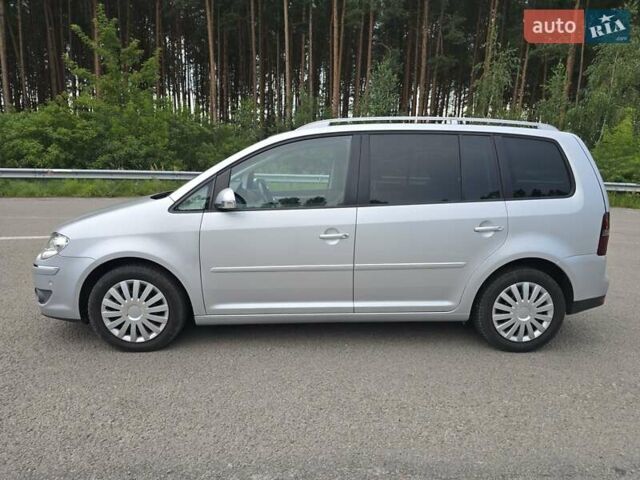 Серый Фольксваген Туран, объемом двигателя 2 л и пробегом 237 тыс. км за 9699 $, фото 14 на Automoto.ua