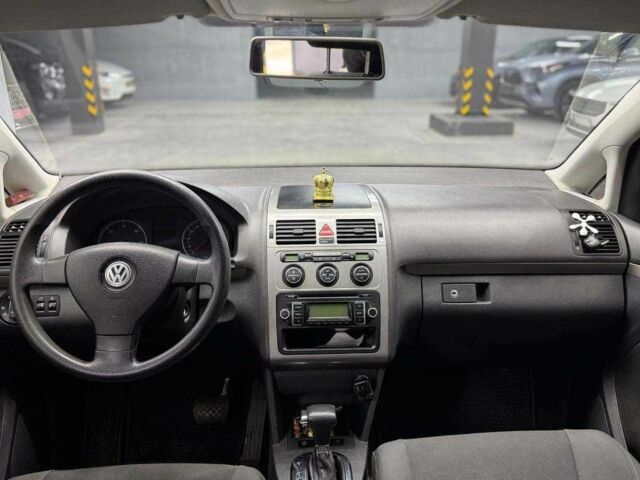 Серый Фольксваген Туран, объемом двигателя 2 л и пробегом 326 тыс. км за 7800 $, фото 10 на Automoto.ua