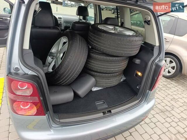 Серый Фольксваген Туран, объемом двигателя 1.4 л и пробегом 170 тыс. км за 7882 $, фото 21 на Automoto.ua