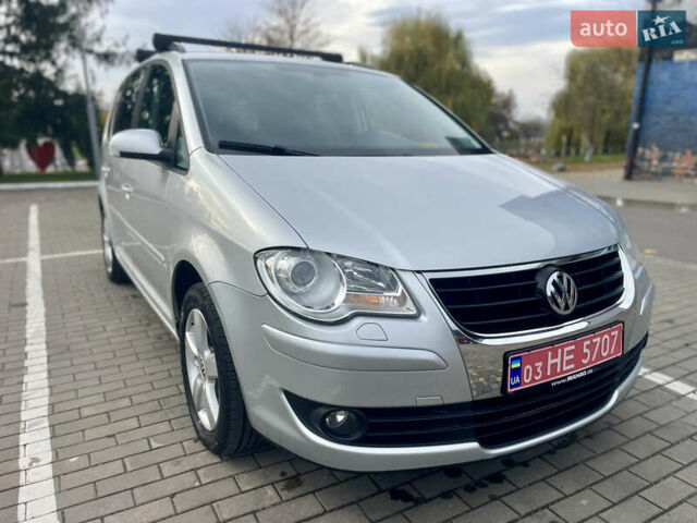 Серый Фольксваген Туран, объемом двигателя 1.6 л и пробегом 220 тыс. км за 8600 $, фото 19 на Automoto.ua