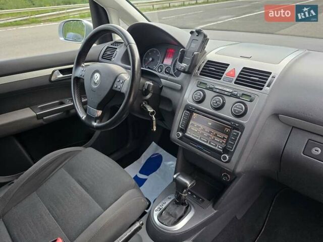 Серый Фольксваген Туран, объемом двигателя 2 л и пробегом 237 тыс. км за 9699 $, фото 40 на Automoto.ua