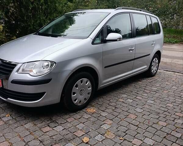 Сірий Фольксваген Туран, об'ємом двигуна 1.6 л та пробігом 216 тис. км за 7700 $, фото 6 на Automoto.ua