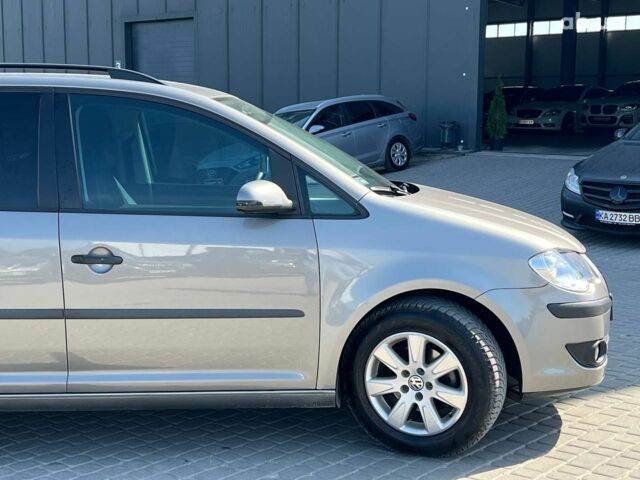 Серый Фольксваген Туран, объемом двигателя 1.6 л и пробегом 254 тыс. км за 7590 $, фото 10 на Automoto.ua