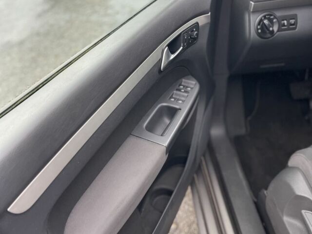 Серый Фольксваген Туран, объемом двигателя 1.4 л и пробегом 205 тыс. км за 6900 $, фото 23 на Automoto.ua