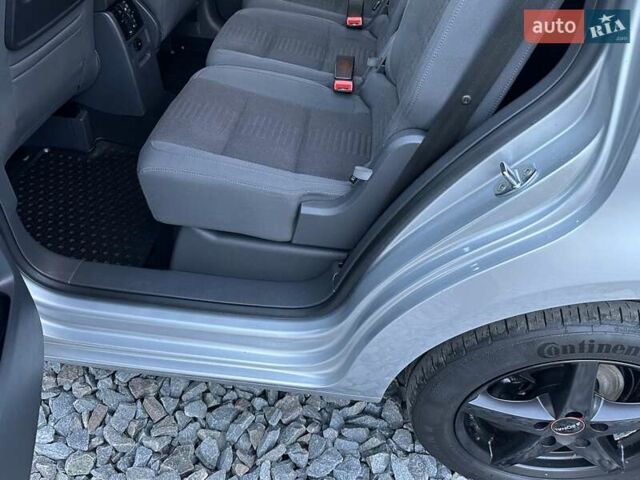 Серый Фольксваген Туран, объемом двигателя 1.4 л и пробегом 142 тыс. км за 8650 $, фото 65 на Automoto.ua