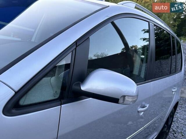 Серый Фольксваген Туран, объемом двигателя 1.4 л и пробегом 142 тыс. км за 8650 $, фото 27 на Automoto.ua