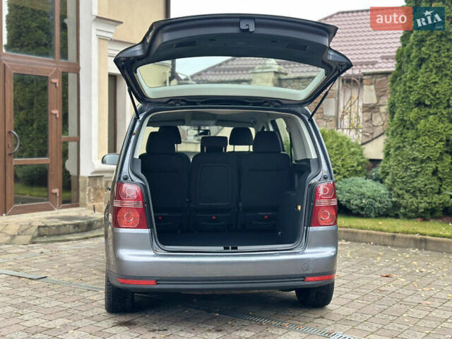 Серый Фольксваген Туран, объемом двигателя 1.6 л и пробегом 210 тыс. км за 7350 $, фото 20 на Automoto.ua