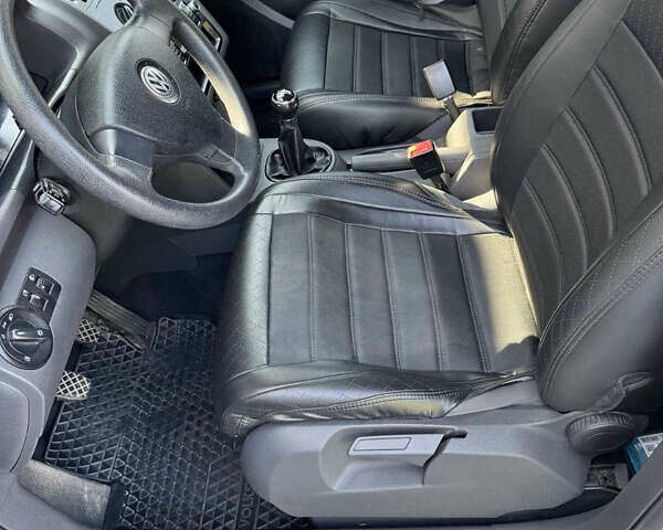 Серый Фольксваген Туран, объемом двигателя 1.98 л и пробегом 230 тыс. км за 6500 $, фото 10 на Automoto.ua