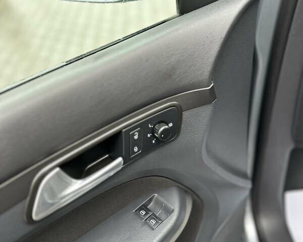 Серый Фольксваген Туран, объемом двигателя 1.4 л и пробегом 240 тыс. км за 6800 $, фото 6 на Automoto.ua