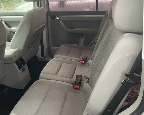 Сірий Фольксваген Туран, об'ємом двигуна 1.4 л та пробігом 179 тис. км за 5956 $, фото 14 на Automoto.ua